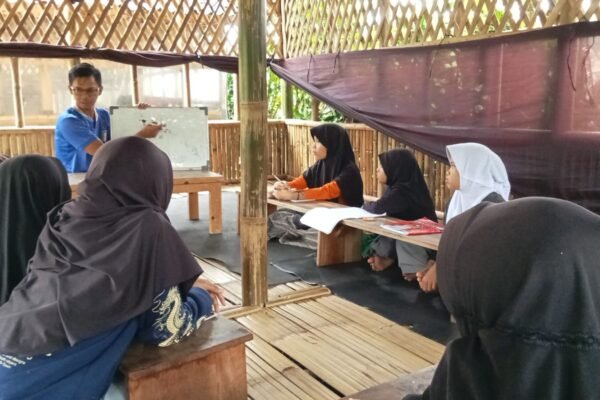 Kompleks Edukasi Putra Bangsa Jadi Ruang Belajar Gratis Anak Kampung Pasirangin
