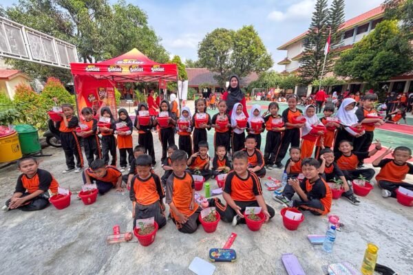 5.000 Siswa SD Jakarta Tanam 3.000 Pohon di Tengah Krisis Lingkungan