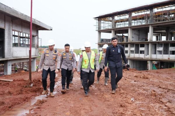 Wakapolri pantau pembangunan SMA Kemala Taruna Bhayangkara