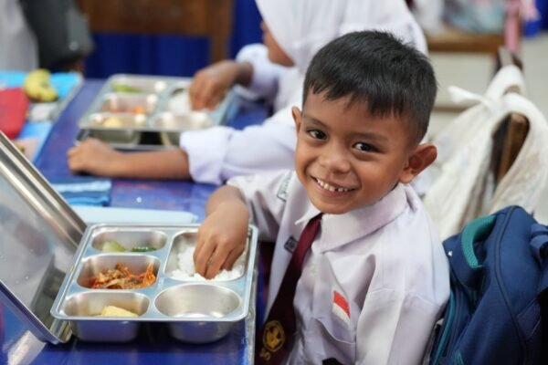 Ketika Mobil Putih Datang Pagi Hari, Anak-Anak Gumelar Tahu: Hari Ini Mereka Tidak Lapar