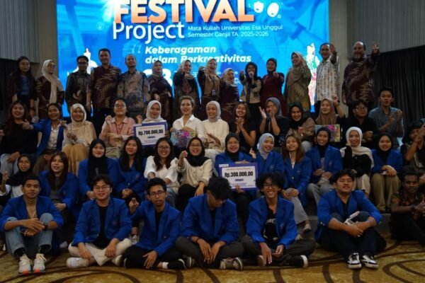 Mahasiswa Esa Unggul Pamerkan Kreativitas dan Inovasi dalam Festival Project Mata Kuliah Universitas