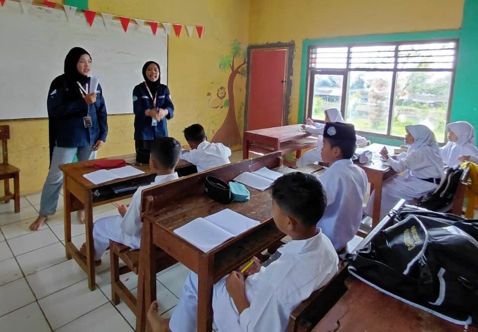 Pengabdian Masyarakat Mahasiswa: Belajar dan Bertumbuh Bersama Warga Kampung Jagapati