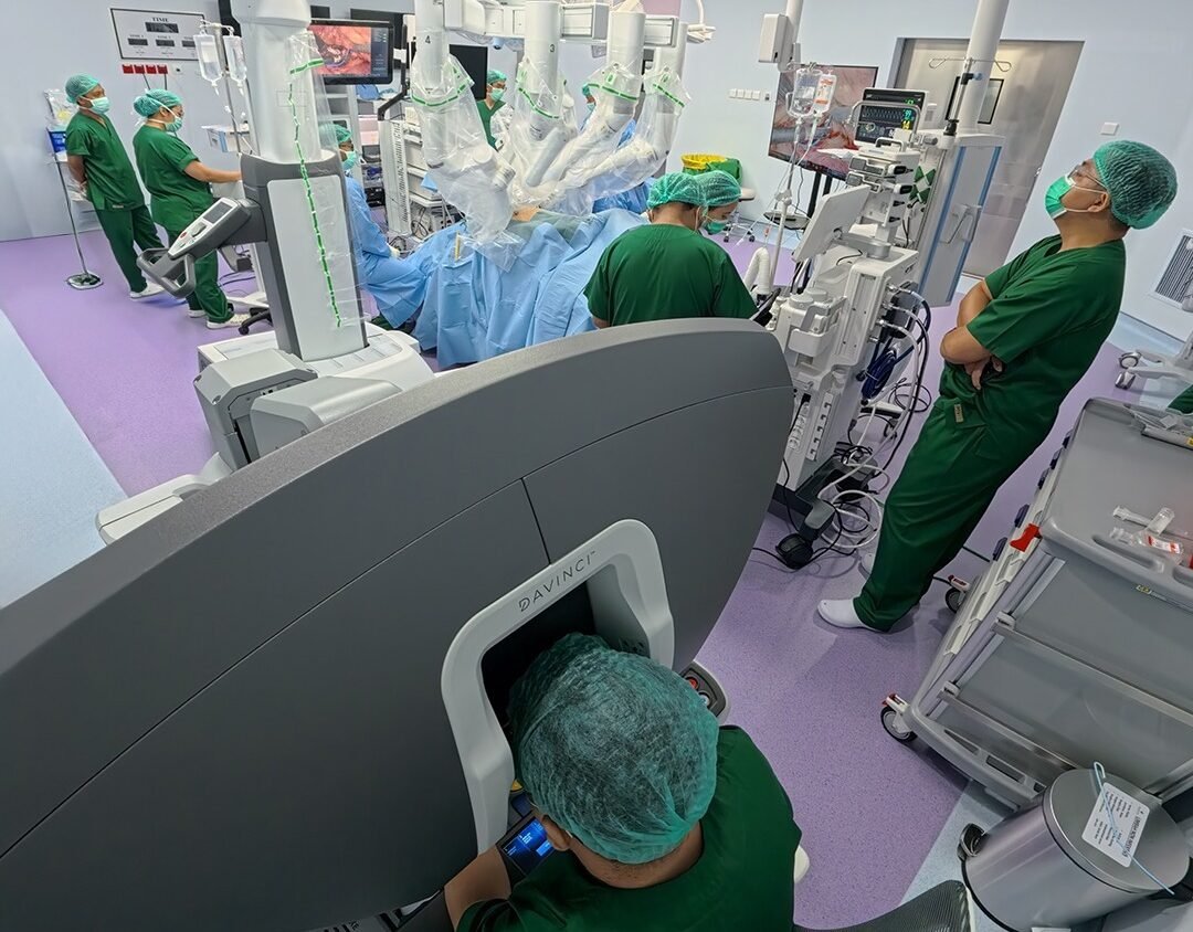 Pengobatan Kanker Prostat Makin Canggih, Eka Hospital MT Haryono Gunakan Operasi Robotik