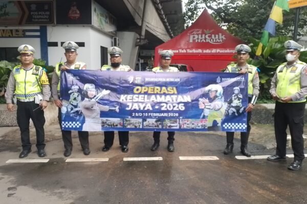 Hari Pertama Operasi Keselamatan Jaya 2026, Satlantas Polres Jakbar Fokus Sosialisasi di Lampu Merah