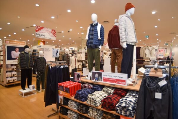 Fast Retailing Naikkan Target Kinerja 2026, Laba Kuartal I Melonjak 31% Berkat Kinerja Global UNIQLO