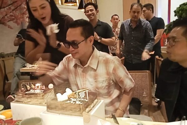 Romi Aditya Rayakan Ulang Tahun dengan Nuansa Syukur dan Kebersamaan