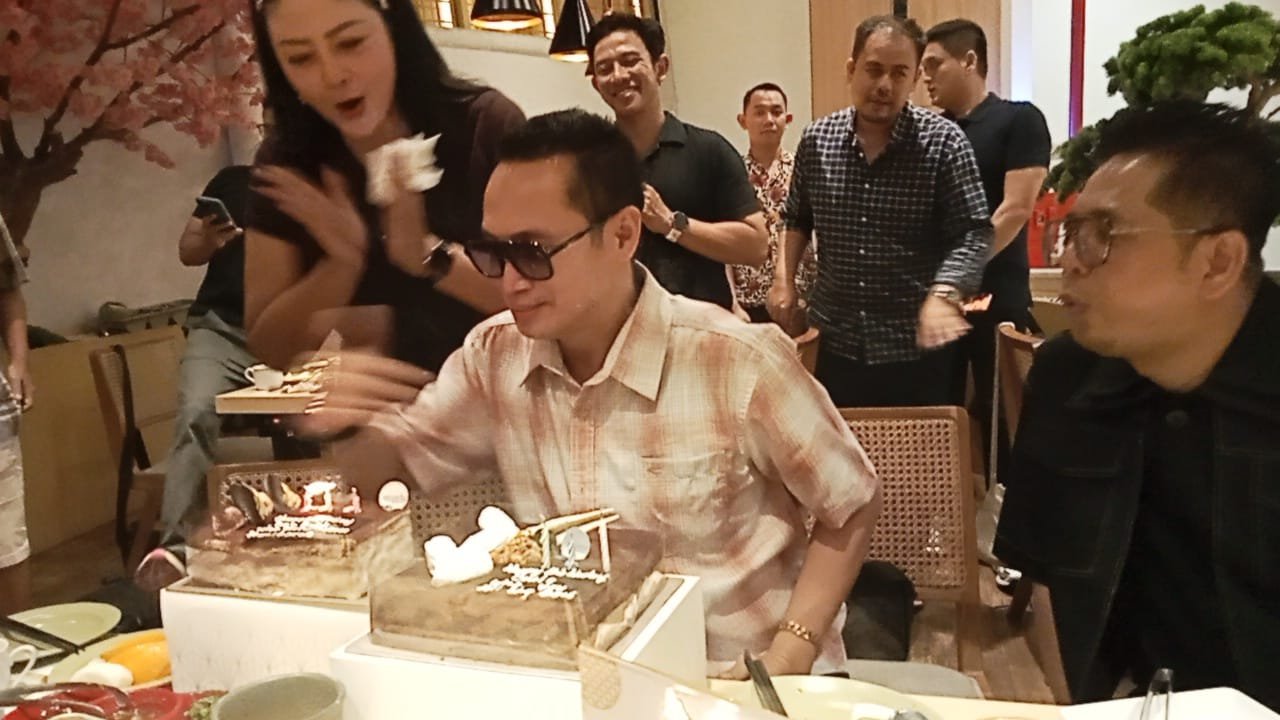 Romi Aditya Rayakan Ulang Tahun dengan Nuansa Syukur dan Kebersamaan