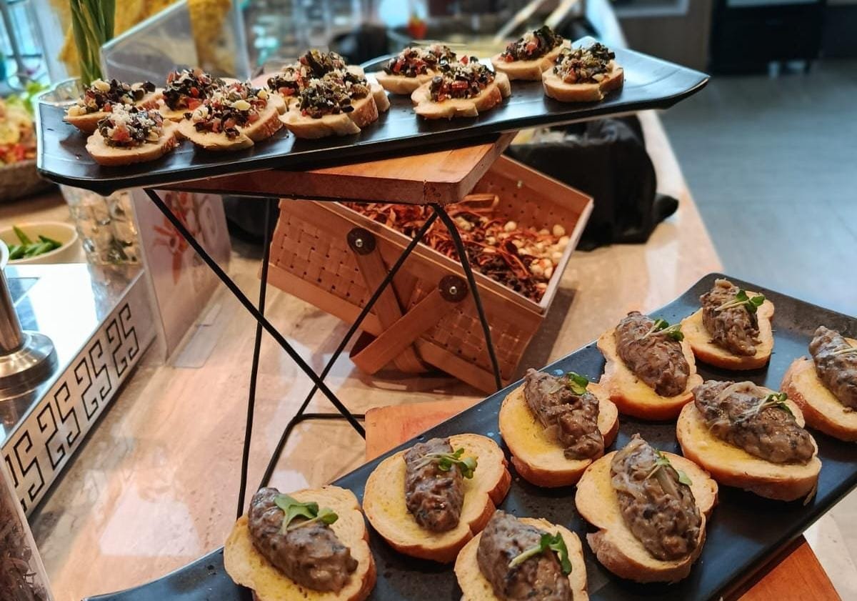 Bukber di Atas Langit Jakarta, all seasons Thamrin Sajikan KURMA & Staycation Ramadhan yang Tenang