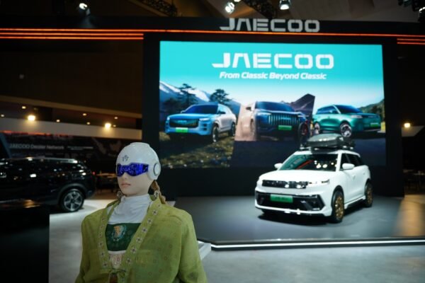 AiMOGA: Robot Humanoid JAECOO Tunjukkan Masa Depan Showroom Otomotif di IIMS 2026