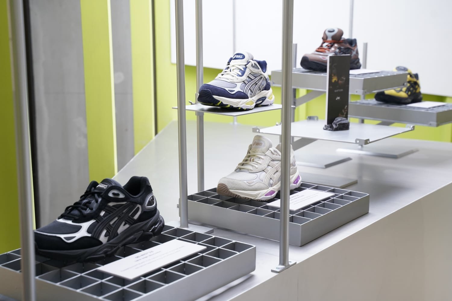 ASICS Sulap Budaya Tongkrongan Jakarta Jadi GEL-NYC™ 2.0 Pop Up Experience Berkonsep Laboratorium