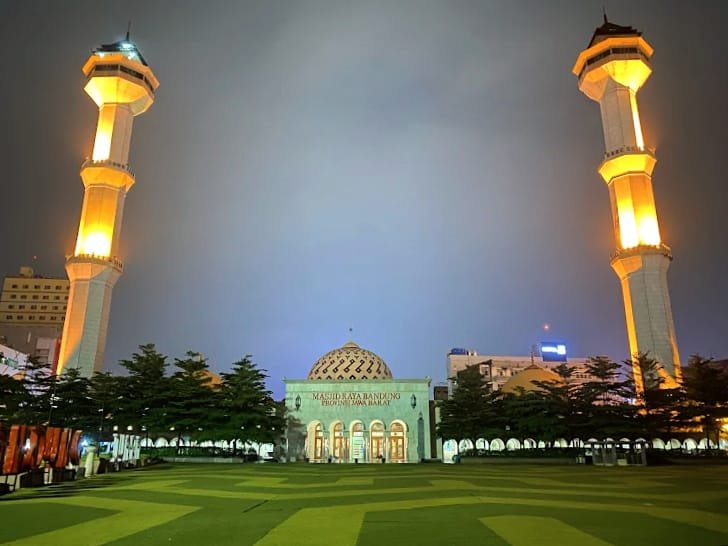 Inspirasi Wisata Religi Ramadan: Tempat Ibadah dan Ziarah yang Wajib Dikunjungi