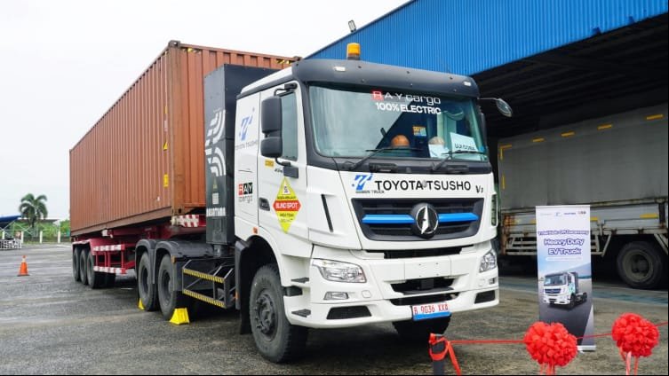 Sinergi KALISTA dan Nusatama Dukung Toyota Tsusho Indonesia Uji Coba Truk Kontainer EV