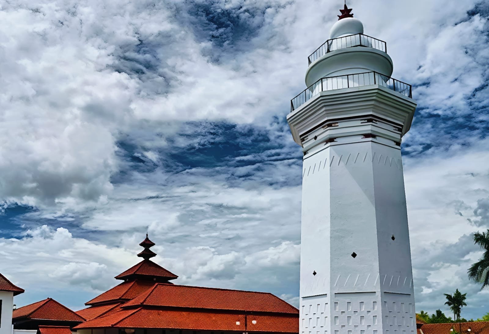 8 Wisata Religi di Banten yang Wajib Dikunjungi, Ada Masjid Berusia 4 Abad!