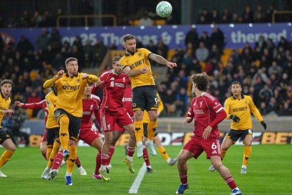 Liverpool Tumbang di Anfield, Wolves Menang Dramatis 2-1