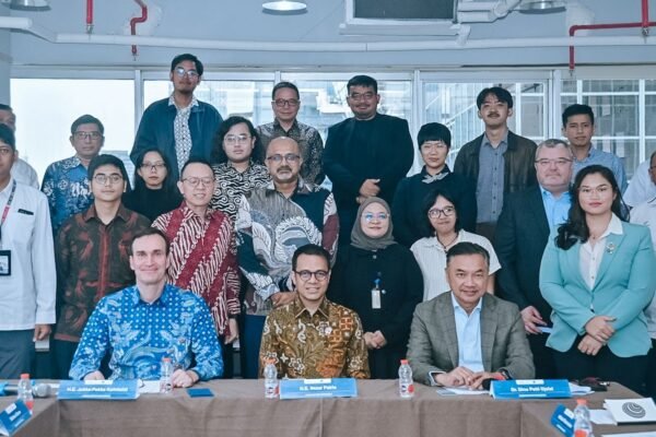 Wamen Nezar Patria: Data Warga RI Jadi Fondasi AI Global, Negara Harus Jaga Nilainya