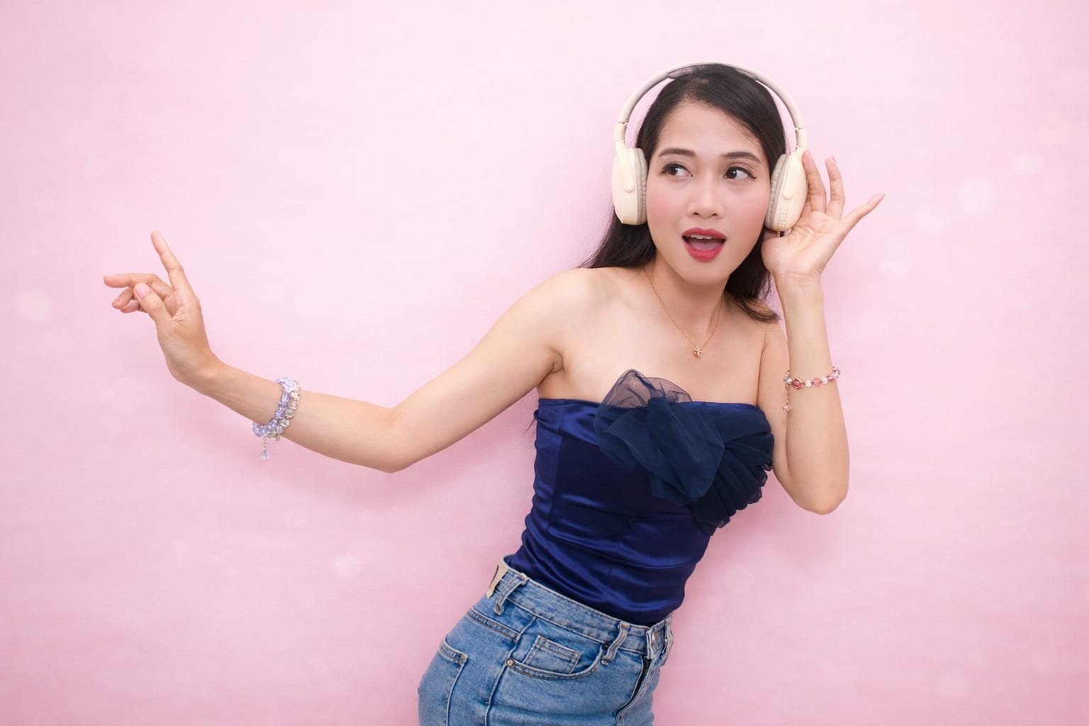 Keluar dari Zona Nyaman, Kintan Debut Lewat Lagu EDM Bernuansa K-Pop