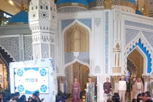 Raya Reflection di Central Park Mall Meriah, Diskon Hingga 80% dan Hadiah Mobil Lexus NX 350h