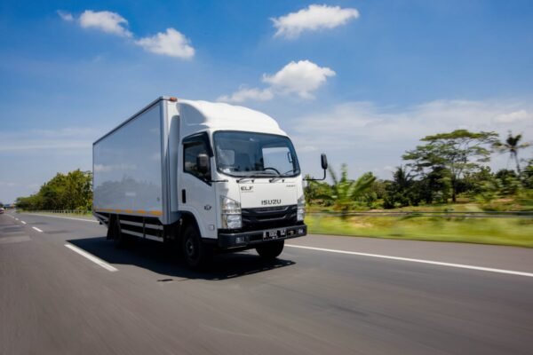 Isuzu Gelar Lomba Foto #BerkahBarengIsuzu, Hadiah Utama Paket Umrah