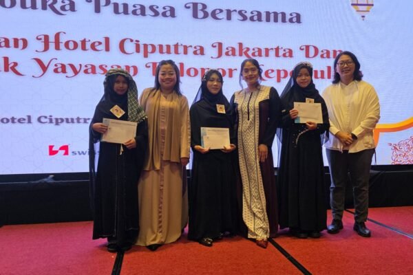 Semangat Berbagi Ramadan, Hotel Ciputra Jakarta Gelar Fashion Show dan Santunan Anak Yatim