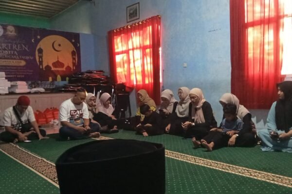 Bukber Ramadan, SMK Taruma Negara Bogor Apresiasi Guru dengan THR