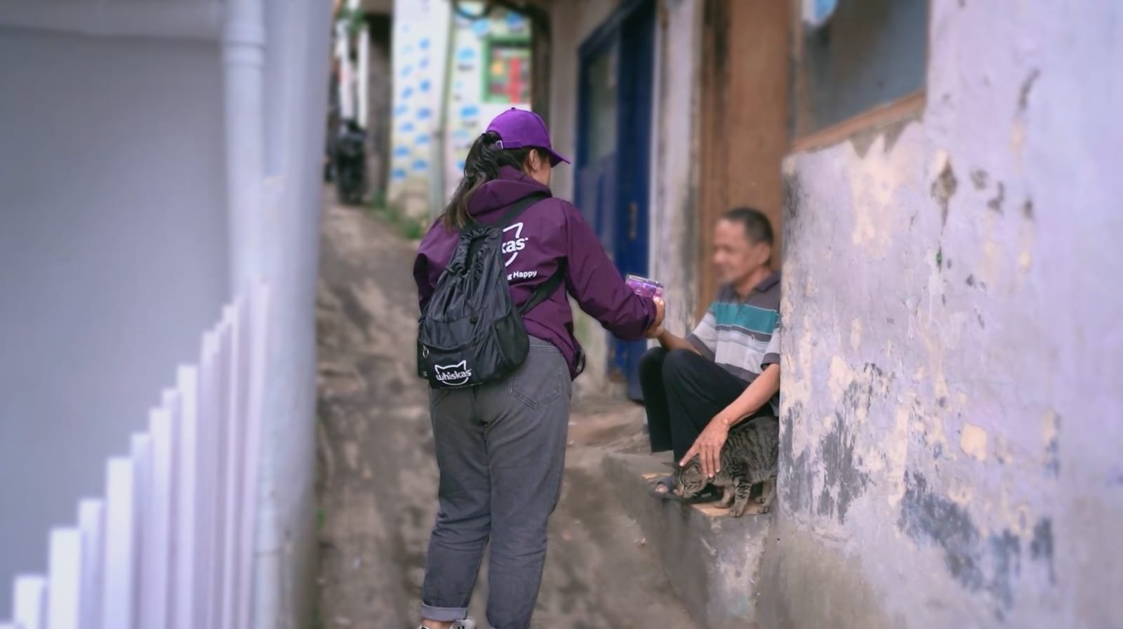 WHISKAS Bagi Puluhan Ribu Makanan Kucing, Ini Tujuannya