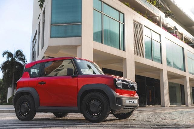 Di Tengah Ketidakpastian, VinFast Pilih Lindungi Konsumen Lebih Dulu