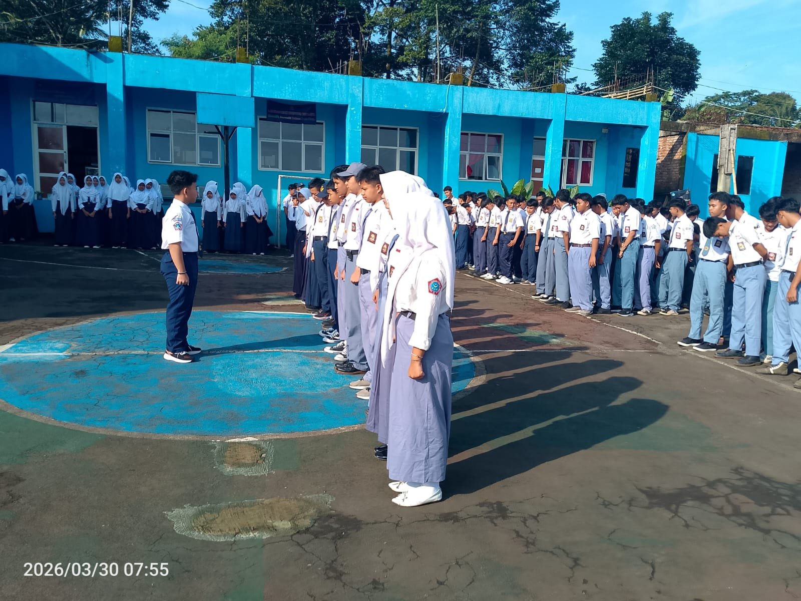 Awali Pembelajaran, SMP dan SMK Triwijaya Bogor Gelar Upacara Khidmat