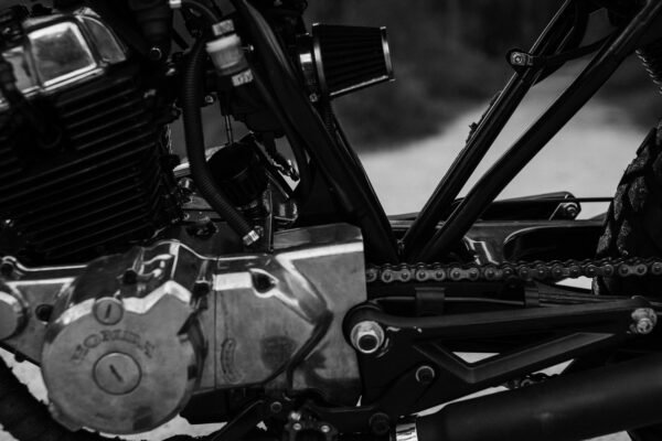 Motor Lama Mulai Rewel? Kenali 5 Penyebab yang Sering Tak Disadari