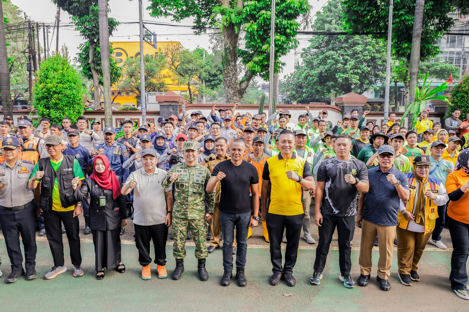 Aksi Bersih-Bersih di Bogor Barat, Warga Diajak Jaga Kota Tetap Asri