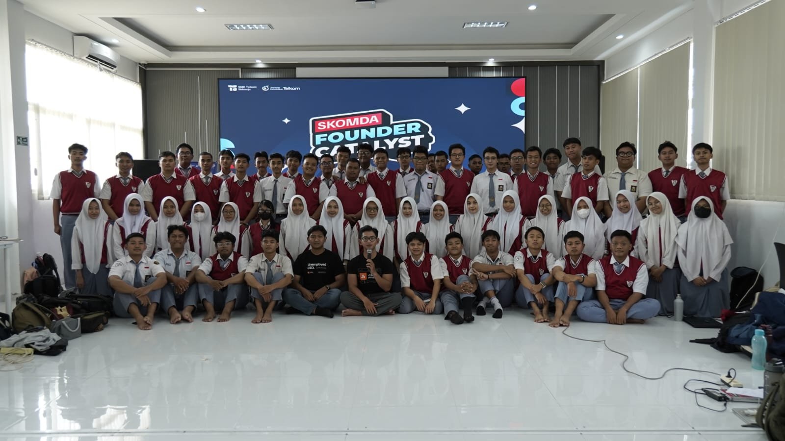 Siswa SMK Telkom Sidoarjo Kembangkan Solusi IoT, Siap Jadi Problem Solver Digital
