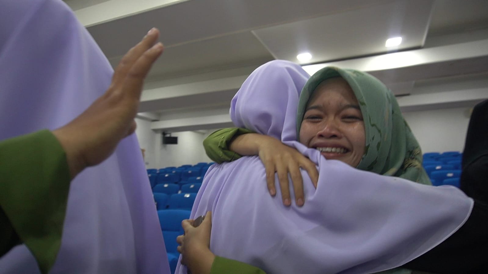 Tangis Pecah! Pelajar Thailand Ini Tak Mau Tinggalkan Leuwiliang