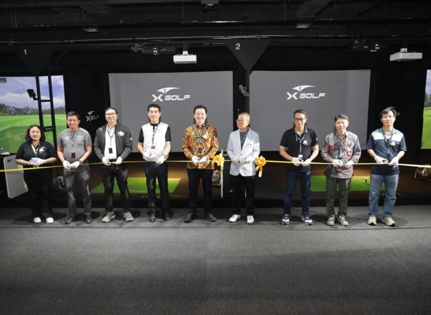 Gak Perlu ke Lapangan! X-GOLF Hadirkan Golf Simulator Modern di Cikarang