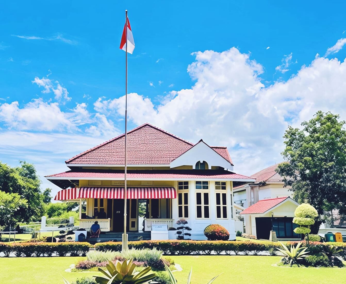 Diasingkan, Tapi Justru Di Sini Bung Karno Menemukan Cinta dan Takdirnya