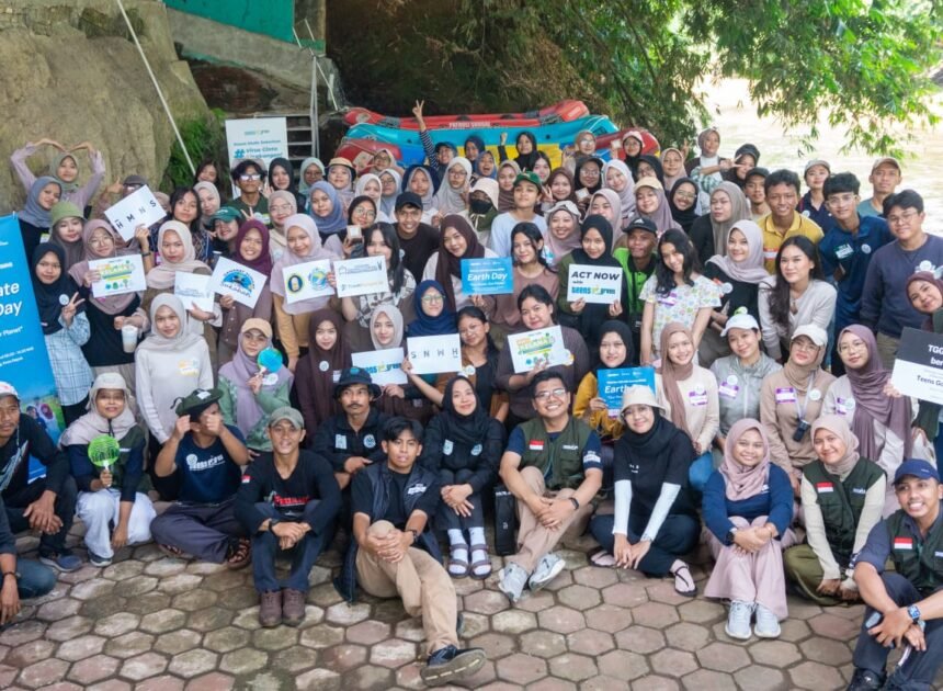 Teens Go Green x HMNS Bikin Gebrakan! Anak Muda Depok Bersihkan Ciliwung di Hari Bumi 2026