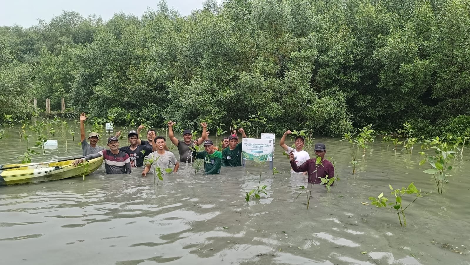 Kolaborasi Hijau di Surabaya, 1.000 Pohon Ditanam di Kawasan Pesisir
