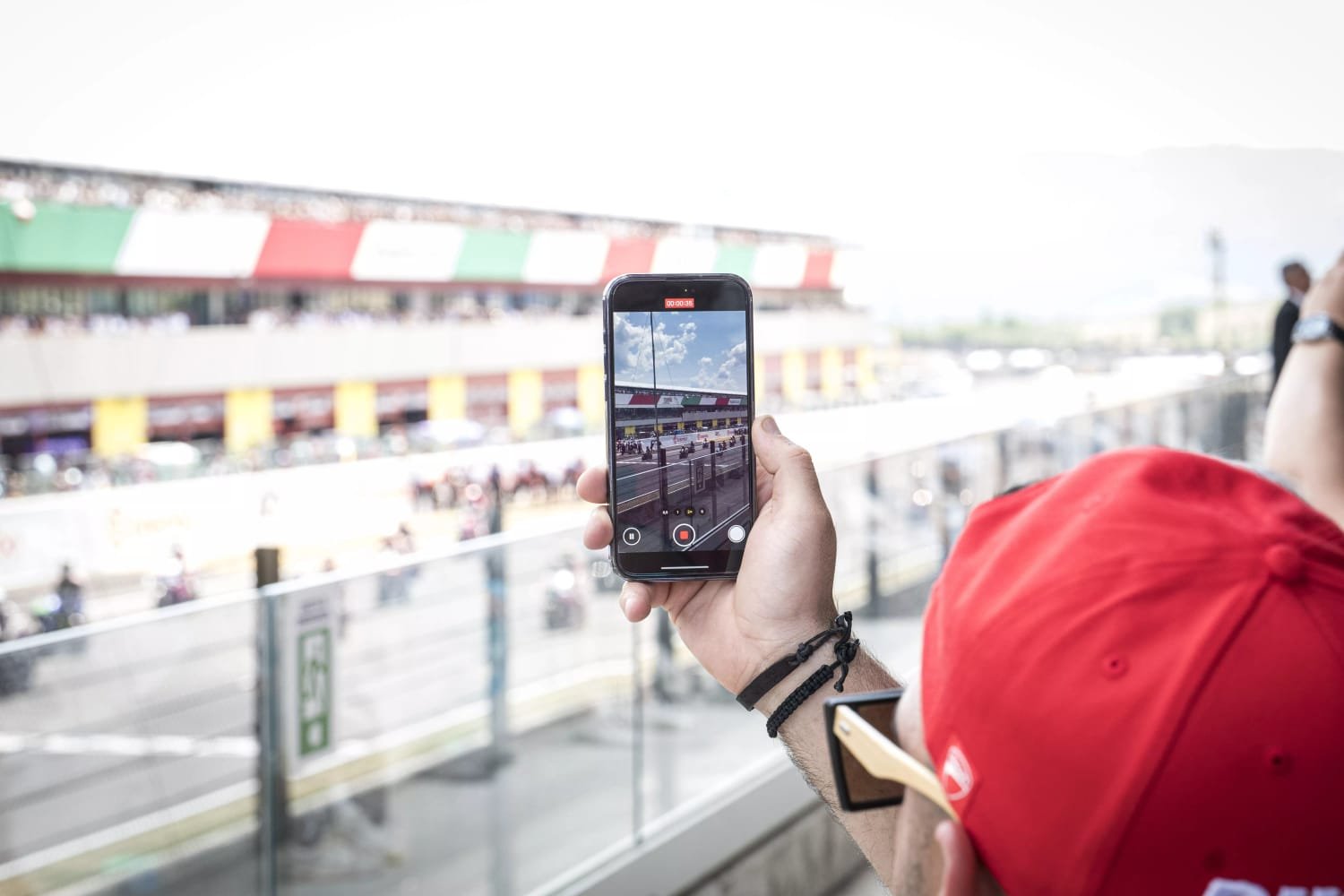 Ducatisti Wajib Tahu! Ini Cara Nonton MotoGP Italia dari Spot Paling “Panas” di Mugello