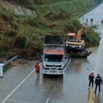 Longsor Tutup Sebagian Ruas Tol Parungkuda KM 72, Arus Dialihkan ke Cigombong