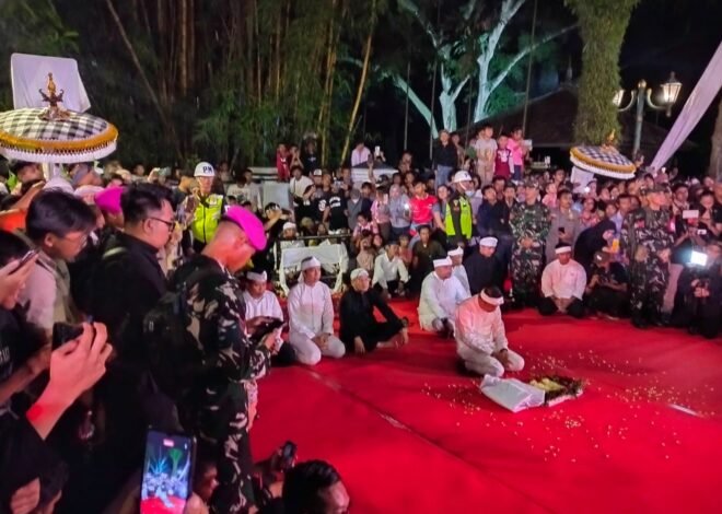 Antusias Warga Bogor Sambut Kirab Mahkota Binokasih, Jalan Batutulis Dipenuhi Penonton