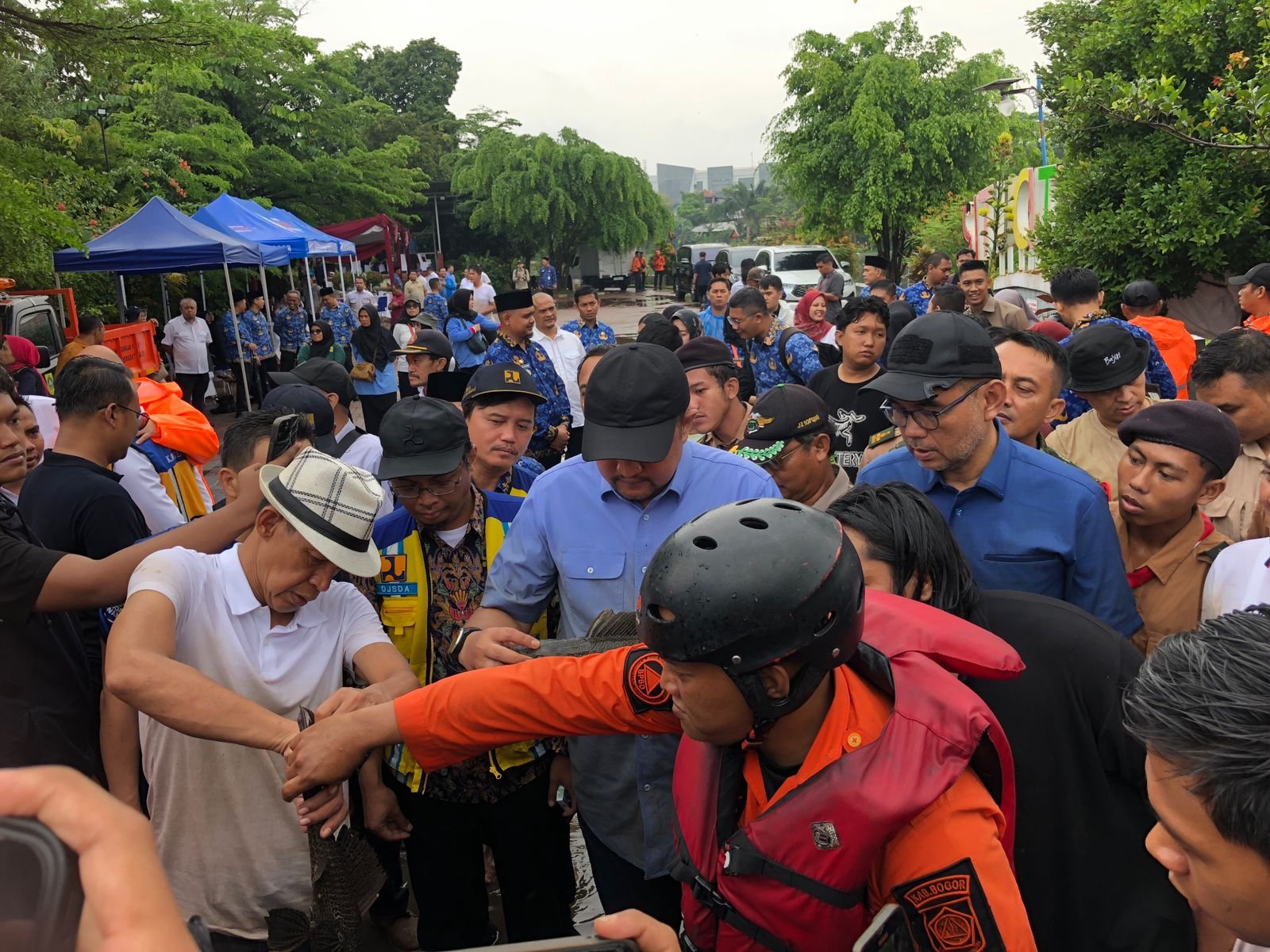 Dalam Sejam, Setu Citatah Cibinong Bersih dari 220 Kg Ikan Sapu-Sapu