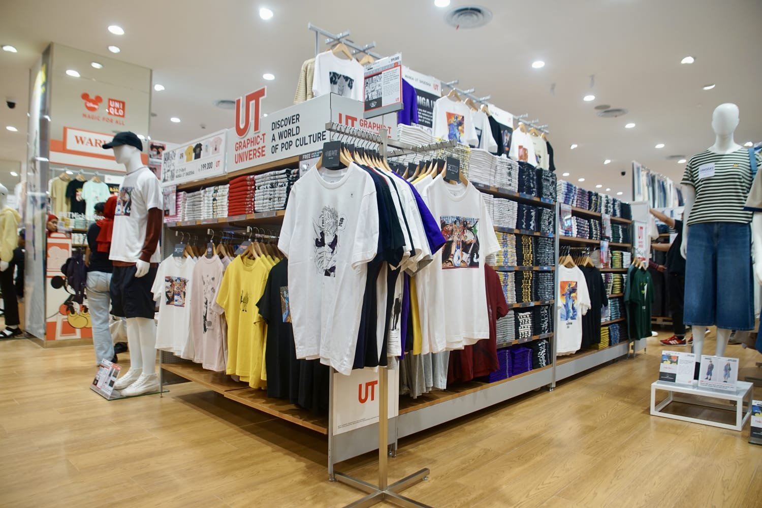 Ekspansi UNIQLO Berlanjut, Toko ke-78 Hadir di Plaza Indonesia dengan Konsep LifeWear Modern