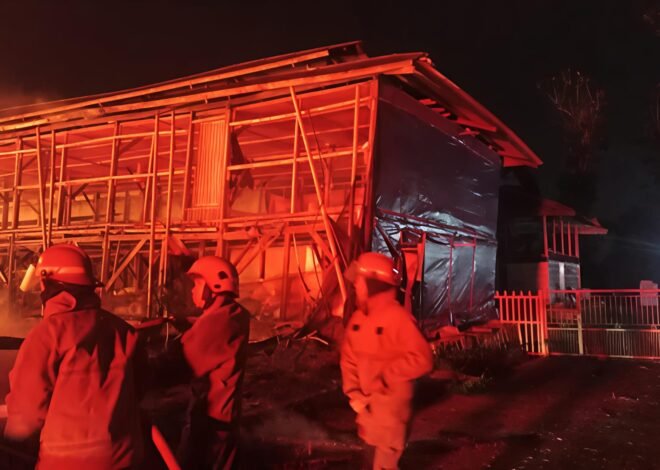 Damkar Ciawi Padamkan Kebakaran Peternakan Ayam di Caringin dalam Tiga Jam