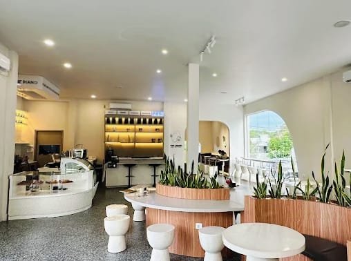 Stone Hand Coffee, Cafe Minimalis Modern yang Wajib Dikunjungi