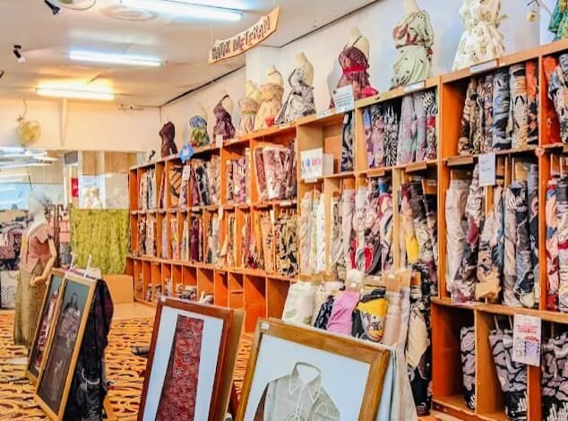 Menjelajahi Kampung Batik Trusmi, Ikon Wisata Budaya Cirebon yang Mendunia