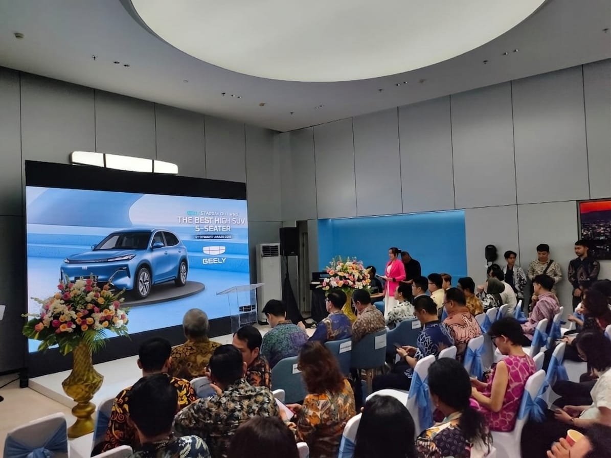 SUV Hybrid Geely Starray EM-i Menang di Otomotif Award 2026, Ini Keunggulannya