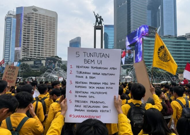 BEM UI Gaungkan Aspirasi Rakyat, Bawa Lima Isu Utama ke Bundaran HI