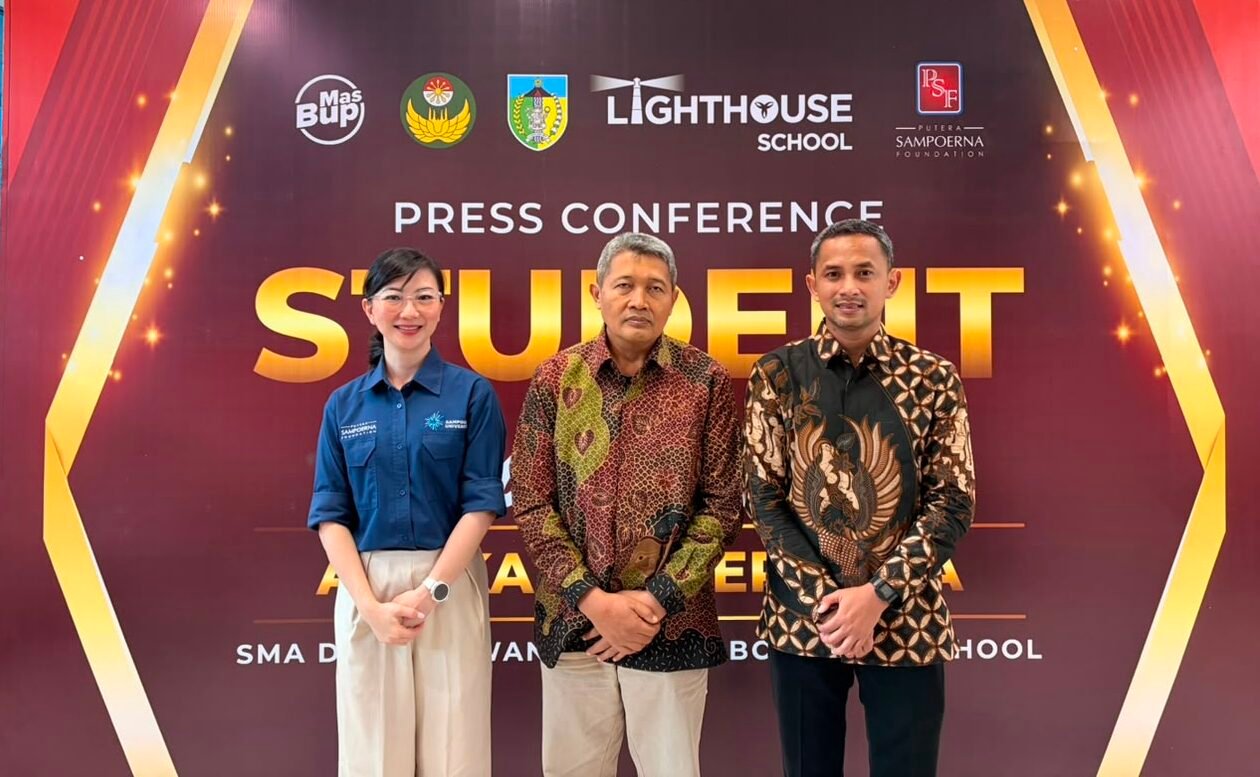 Dari Keluarga Kurang Mampu ke Kampus Negeri, Kisah Sukses Lulusan SMA Dharma Wanita 1 Pare