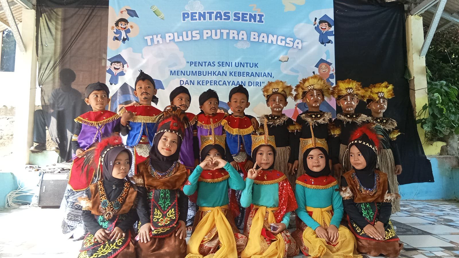 Pentas Seni Meriah Jadi Penanda Kelulusan Angkatan III TK Plus Putra Bangsa
