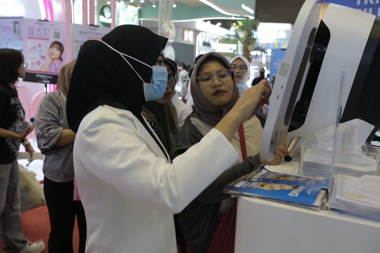 Jakarta Fair 2026 Jadi Ladang Cuan bagi Pelaku Jastip, Omzet Bisa Jutaan Rupiah