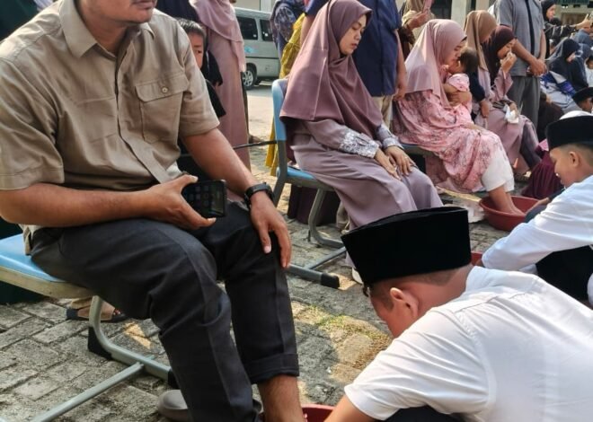 Prosesi Basuh Kaki Orang Tua Iringi Penyambutan Santri Baru Ma’had Darulhusna 2026/2027