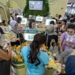 Pengunjung Manfaatkan Hari Terakhir Jakarta Fair 2026 untuk Berburu Promo Besar